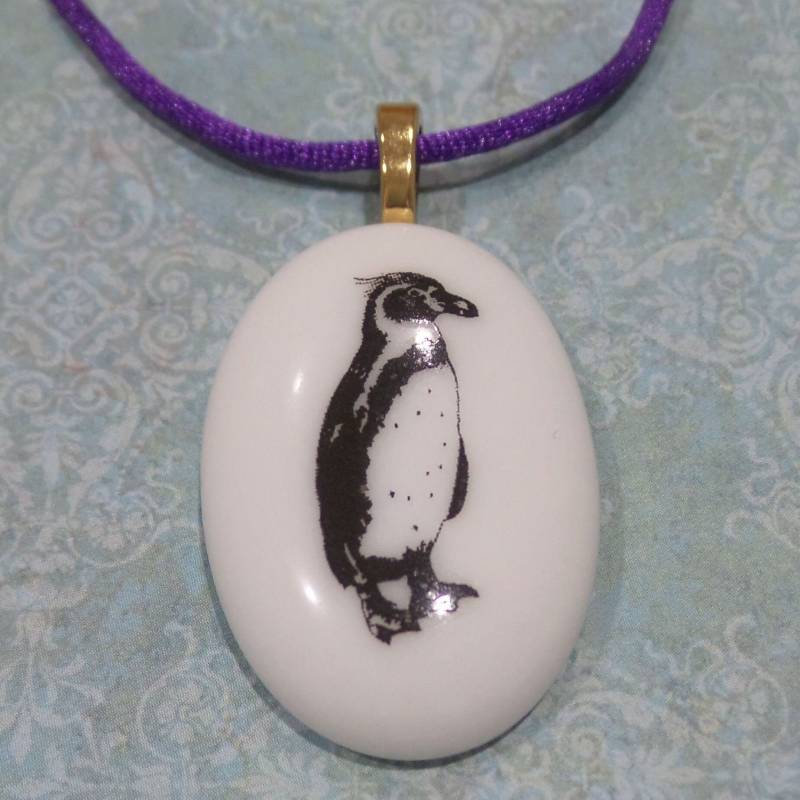 Fusing Glas Pinguin Anhänger Schwarz Und Weiß Tier Halskette von mysassyglass
