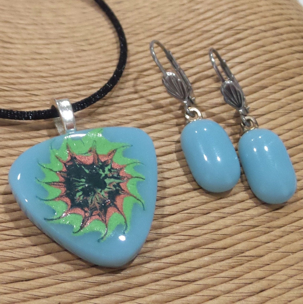 Handbemalter Anhänger, Passender Anhänger Und Ohrringe, Baby Blau, Grün, Orange, Handgemachter Glasschmuck, Geschenk Für Sie - Tille -9 von mysassyglass