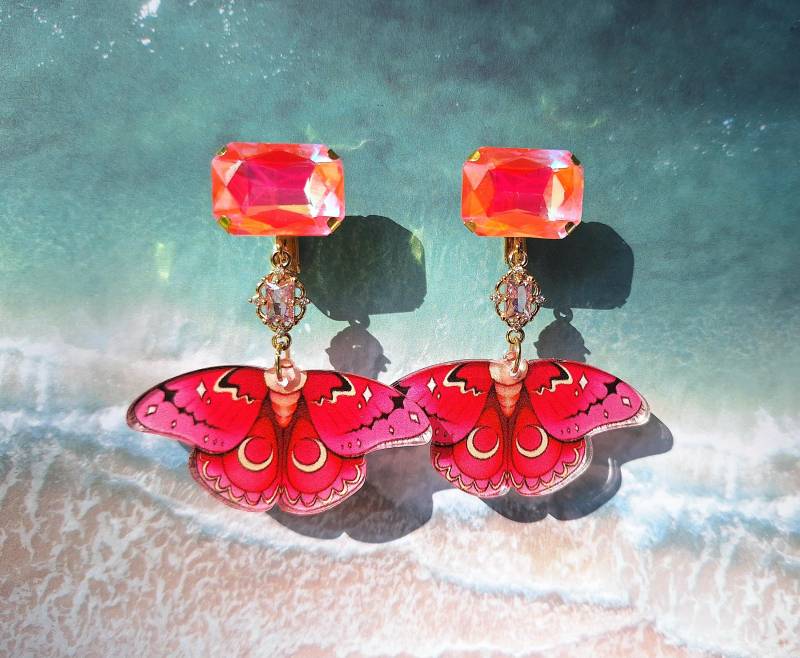 Guava Ohrclips Vergoldet Mit Geschliffenen Glasstein Pink, Leicht, Festival, Sommerlich, Falter, Insekt, Acryl von mysupermood