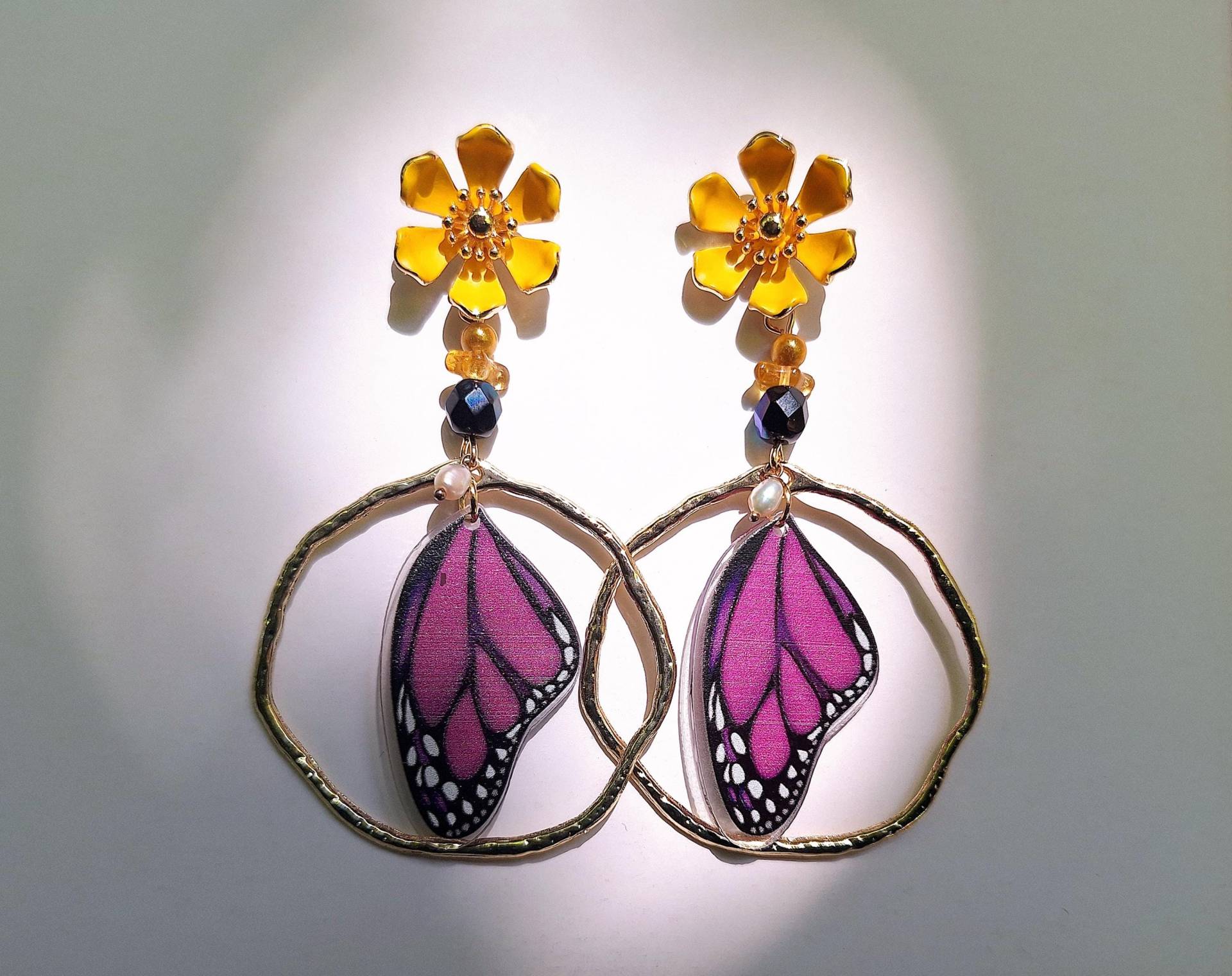 My Garden Ohrstecker Messing Emailliert Gelb, Blüte, Metall, Floral, Garten, Schmetterling Acryl Lila, Creole, Gold, Leicht, Perle von mysupermood