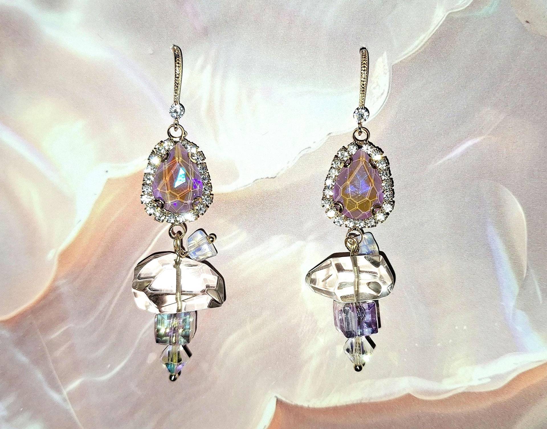 Purple Ocean Ohrstecker Geschliffener Glasstein Flieder, Bergkristall, Ohrhaken, Messing, Zirkon, Maritim, Geschenkidee von mysupermood