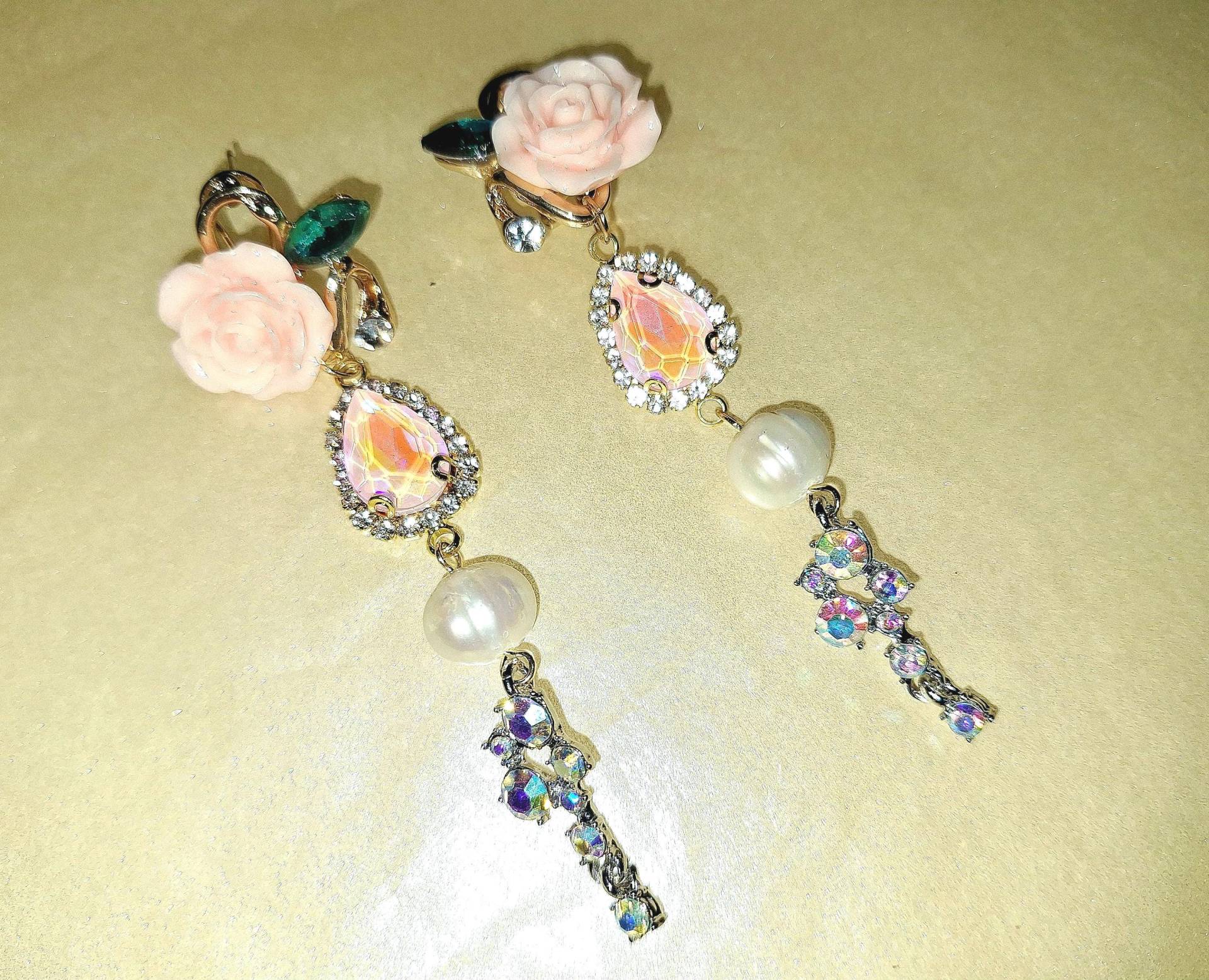 Rose Ohrstecker Messing, Glitzerstein, Apricot, Echte Perle, Blüte, Silber Gold, Lang, Pastell, Meer von mysupermood