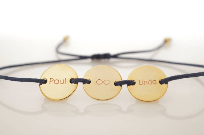 Armband Gravur Nylon Verstellbar Name Kindernamen Gravurarmband Freundschaftsarmband Personalisiert Gravurplättchen Schiebeknoten Geschenk von myvenajwls