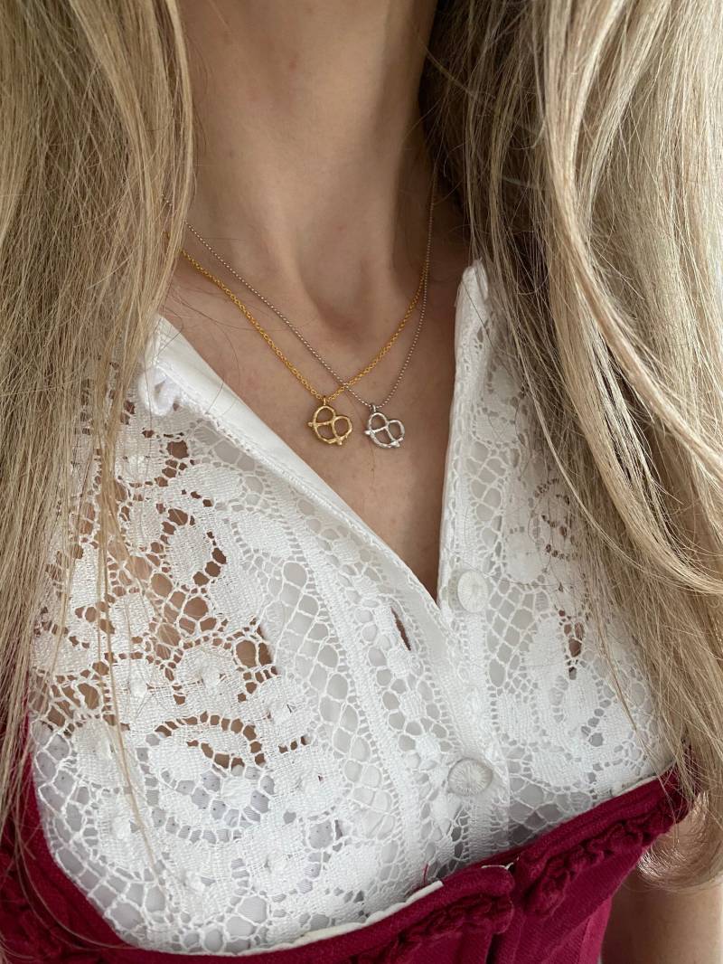 Brezel Kette Versilbert Vergoldet Tracht Dirndl Trachtenschmuck Halskette 43cm von myvenajwls