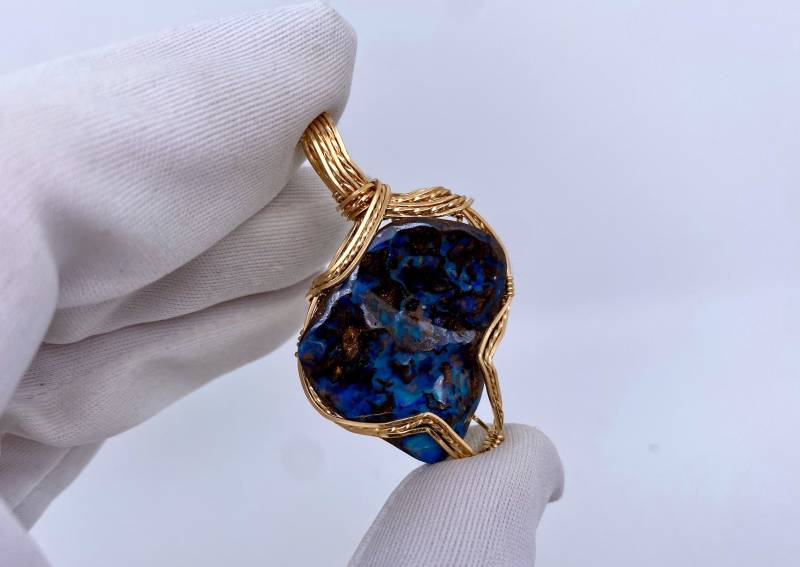 44Ct Blauer Lightning Ridge Opal, 14 Karat Unikat Gold Anhänger Mit Wunderschönen Opal von nAturaIArT
