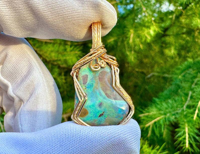 Boulder Opal Gold Anhänger, 14 Karat Unikat Anhänger Mit 26Ct Highquality Boulder Opal von nAturaIArT