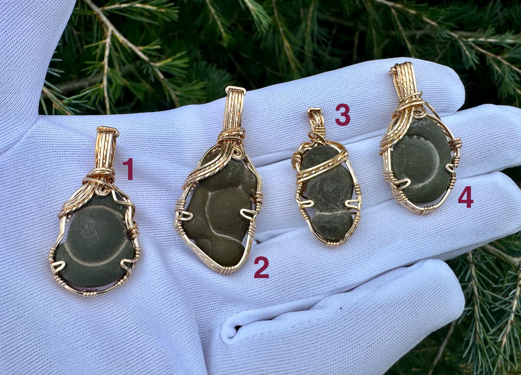 Kraftvoller Feenstein Aus Schottland, 14 Karat Unikat Gold Anhänger von nAturaIArT