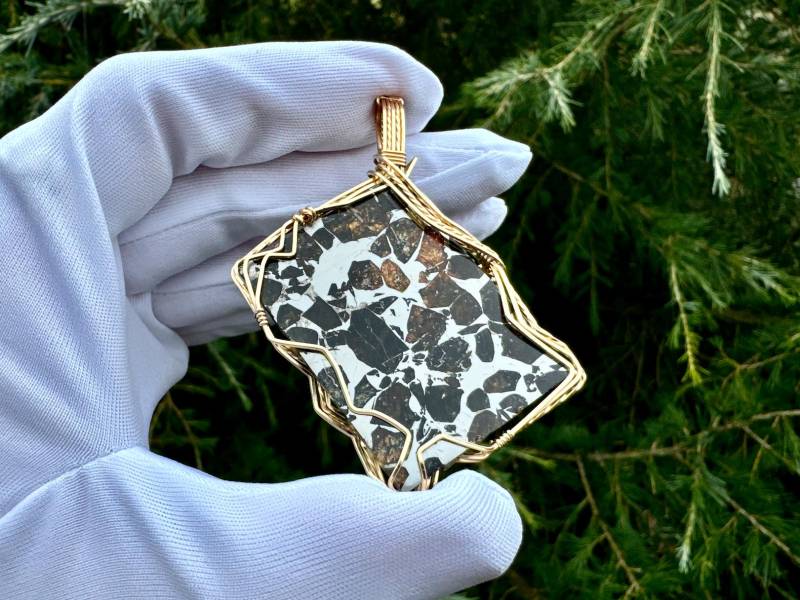 Seymchan Pallasit Meteorit Scheibe, 14 Karat Unikat Gold Anhänger Mit 77Ct Highquality von nAturaIArT