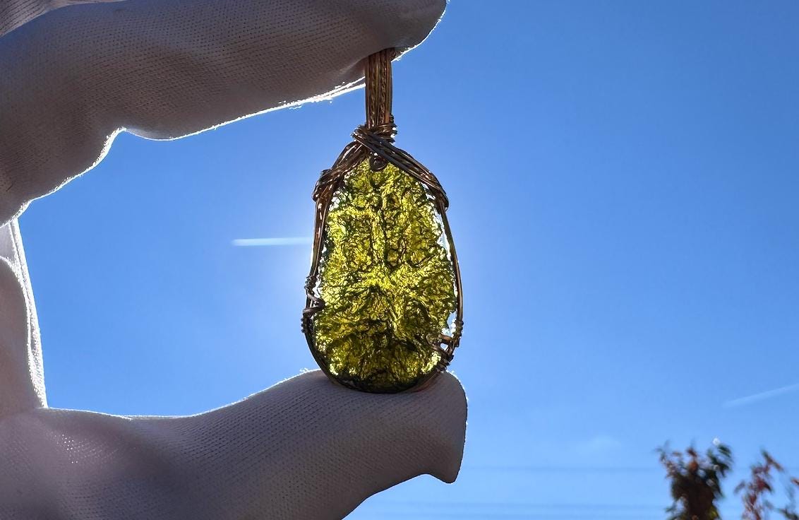 Unique Moldavit - 14 Karat Unikat Gold Anhänger Mit 41Ct Highquality Moldavit von nAturaIArT