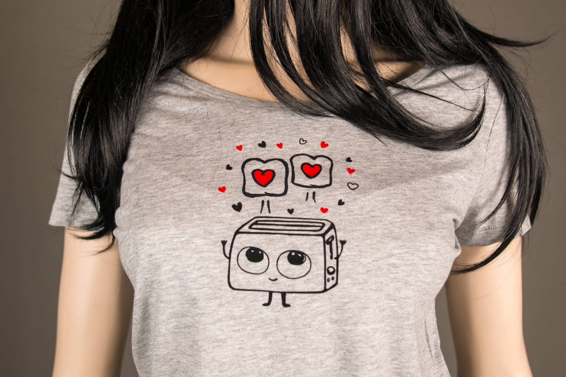 Frauen T-Shirt Mit Verliebtem Toaster Herz Motiv Bio Shirt, Fairtrade Flauschiges Aus Flock Grau Meliert + Weitere - Valentinstag von naaknaak