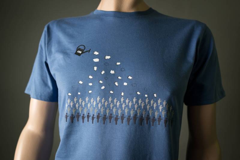 Gehirn T-Shirt Gehirnregen Auf Handy Süchtige Bio Shirt Für Männer in Blau Mit Motiv Aus Flock Lustiges T-Shirt Smartphone Zombies von naaknaak