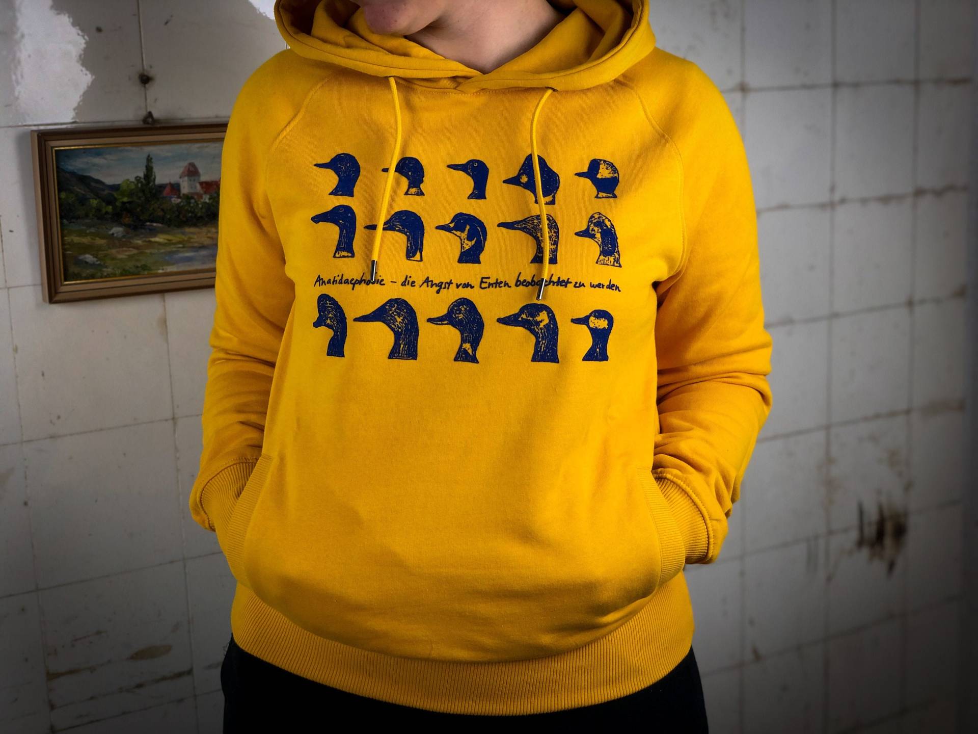 Gelber Enten Hoodie Für Frauen Und Männer Bio Hoody Gelber Pullover Entenphobie Motiv in Grau Unisex Kapuzenpullover Biobaumwolle von naaknaak