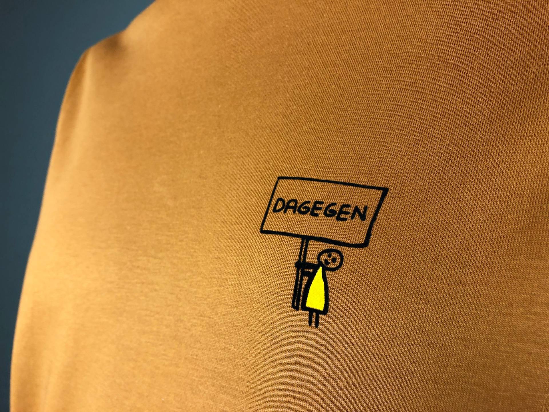 Männer T-Shirt Handy Dagegen Bio Shirt Demo Orange Mit Lustigem Druck Spruch Motiv Aus Flock + Weitere Farben von naaknaak