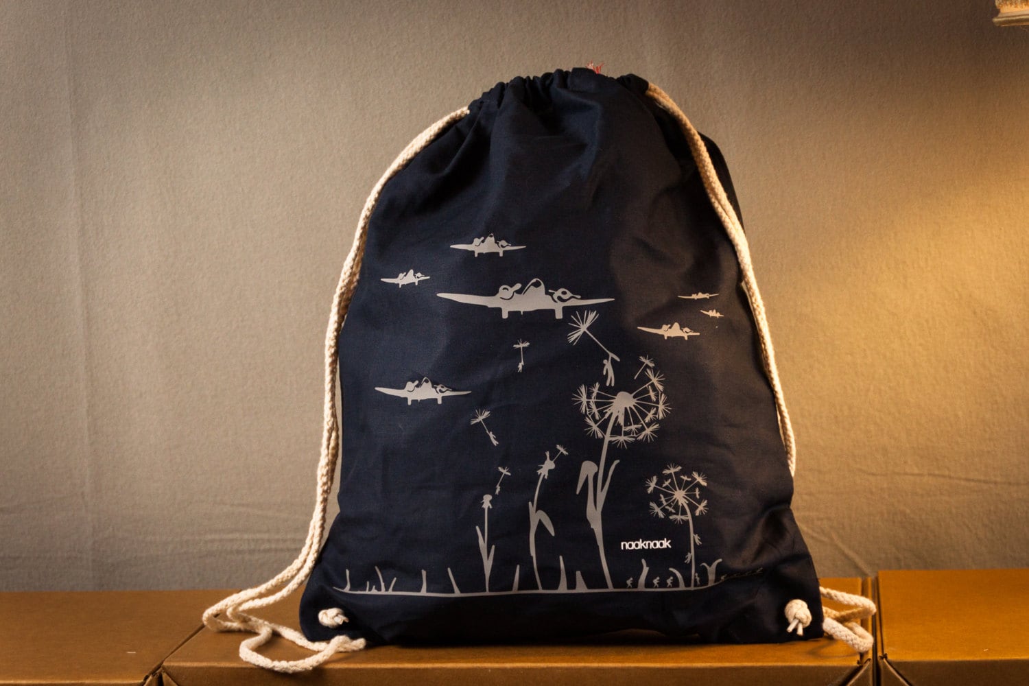 Pusteblume Turnbeutel/Rucksack Mit Motiv in Grau - Für's Festival Als Einkaufstasche Oder Für Den Sport Gymsac von naaknaak