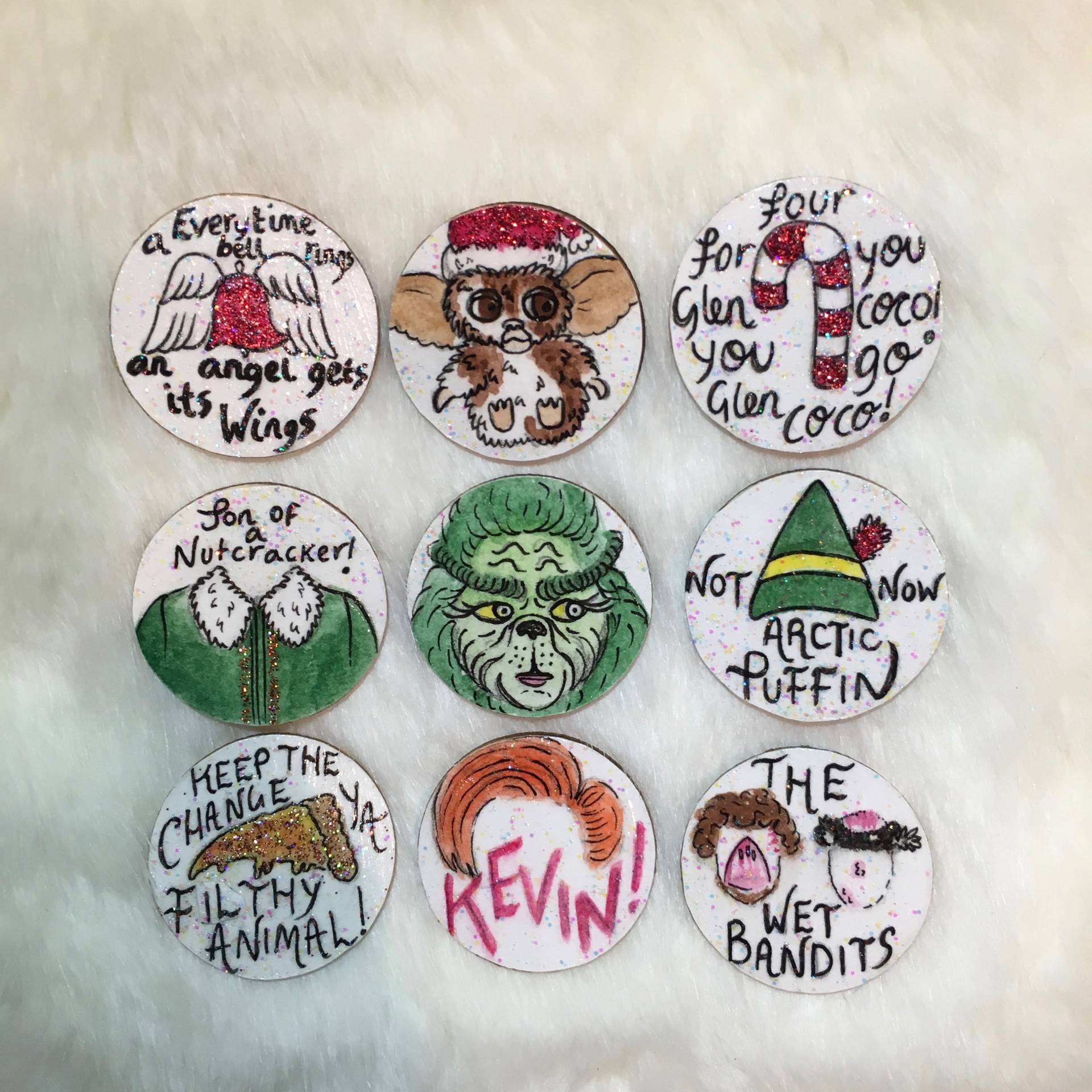 Christmas Movie Pin Badge Collection | Gremlins/Home Alone Elfe The Grinch Its A Wonderful Life Mean Girls von nachokid