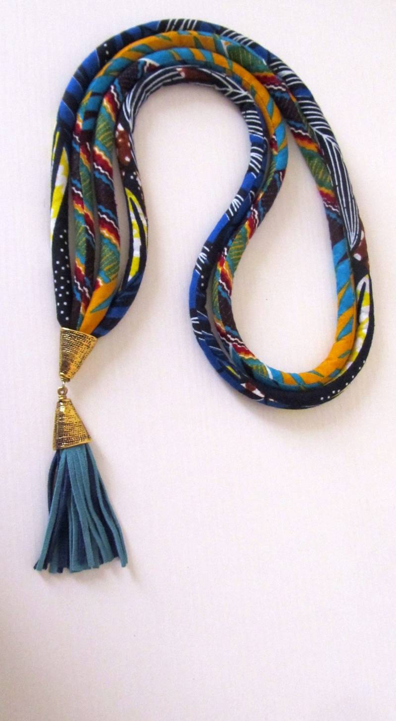 Lange Stoff Quastenkette Lederanhänger Im Boho Style von nad205