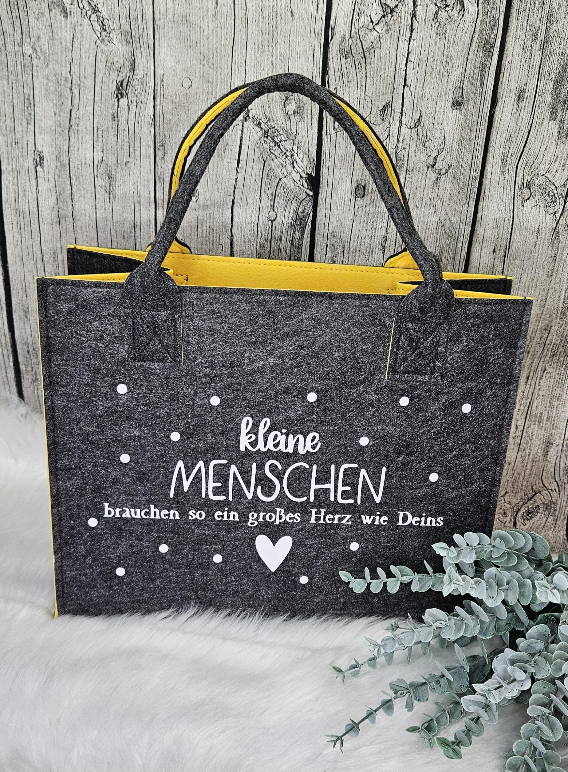 Filztasche Mit Spruch „Kleine Menschen Brauchen So Ein Großes Herz Wie Deins" | Geschenk Erzieherin Lehrerin Tagesmutter von nadelkonfetti