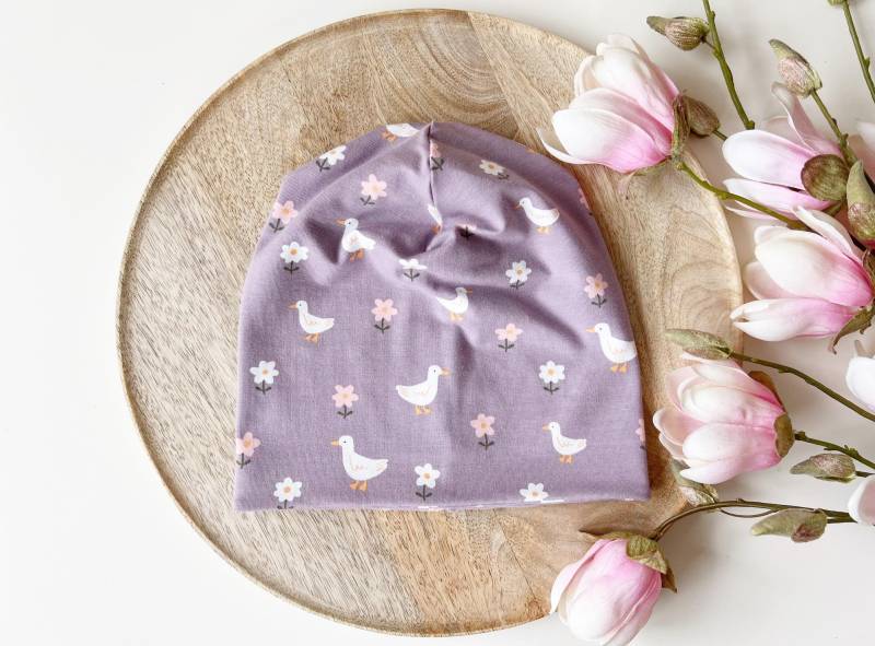 Beanie "Ducks & Flowers' Wendebeanie Für Baby Kinder Mütze Mauve Größe Wählbar von nadelspinnereiwerk