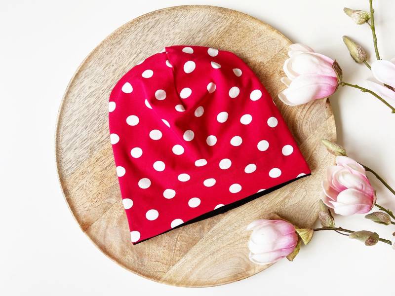 Beanie "Punkte' Für Baby Kinder Erwachsene Wendebeanie Rot Größe Wählbar von nadelspinnereiwerk