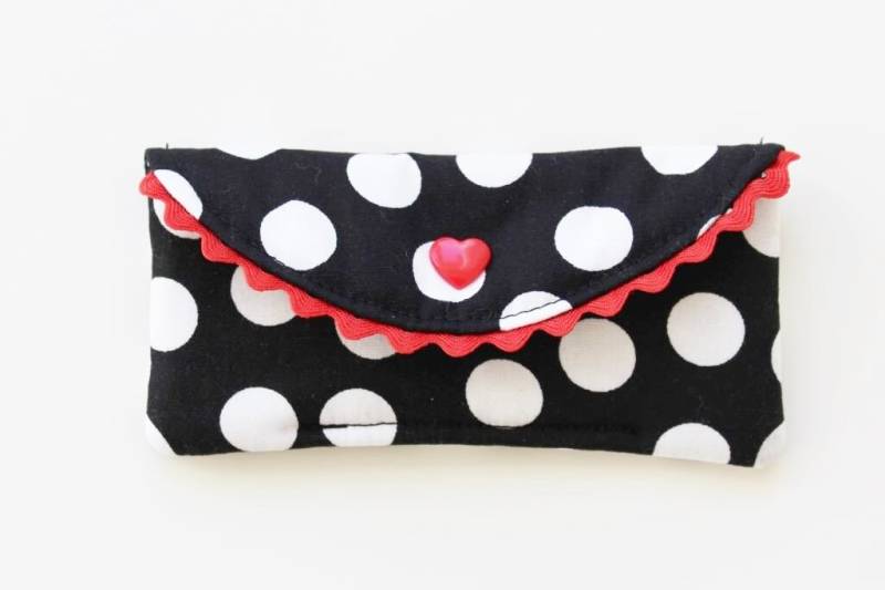 Pillentasche "Big Dots' Schwarz von nadelspinnereiwerk