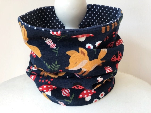 Schlupfschal Ku 45-49 cm Füchse & Marienkäfer Dunkelblau von nadelspinnereiwerk