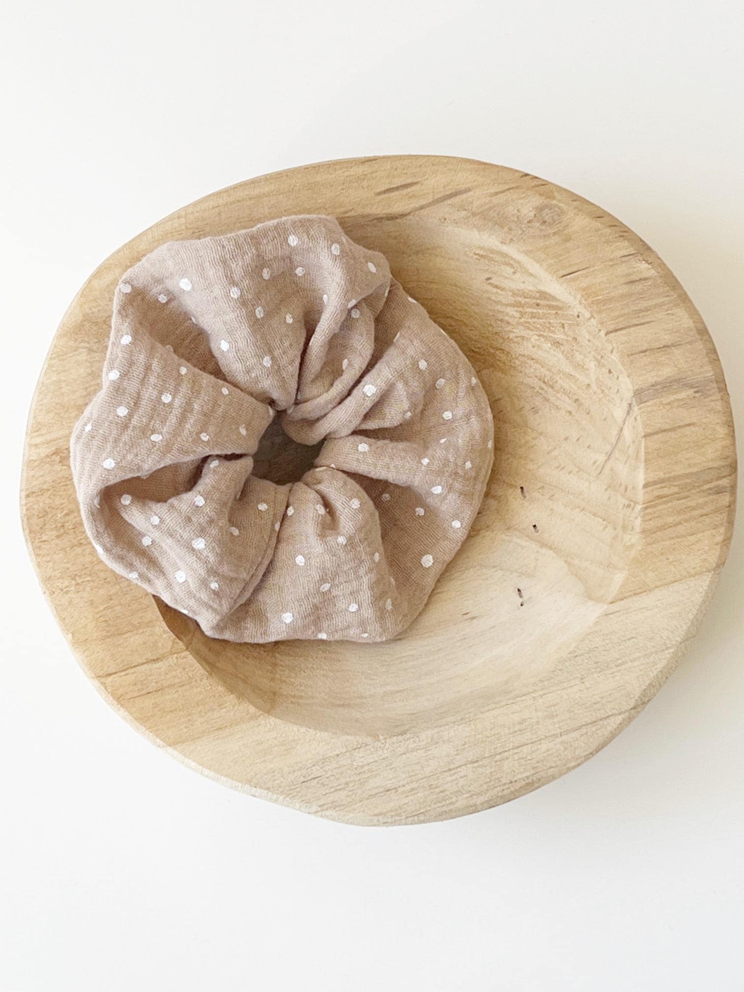 Scrunchie "Pünktchen' Haargummi Zopfgummi Doppellagig Beige von nadelspinnereiwerk