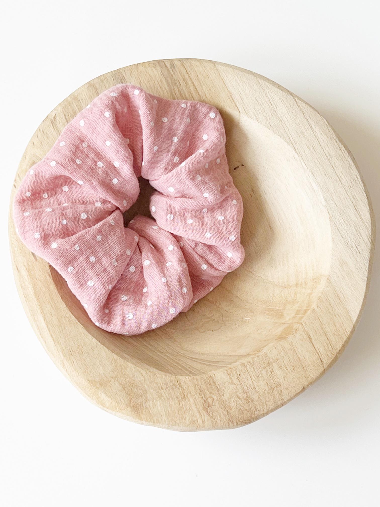 Scrunchie "Pünktchen' Haargummi Zopfgummi Doppellagig Rosa von nadelspinnereiwerk