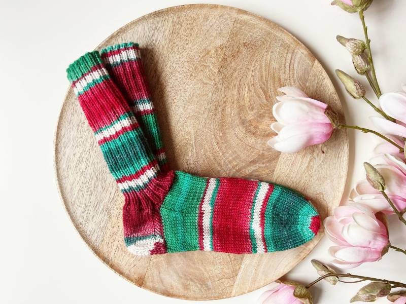 Socken 6-Fach "Christmas' Handgestrickt Größe Wählbar von nadelspinnereiwerk