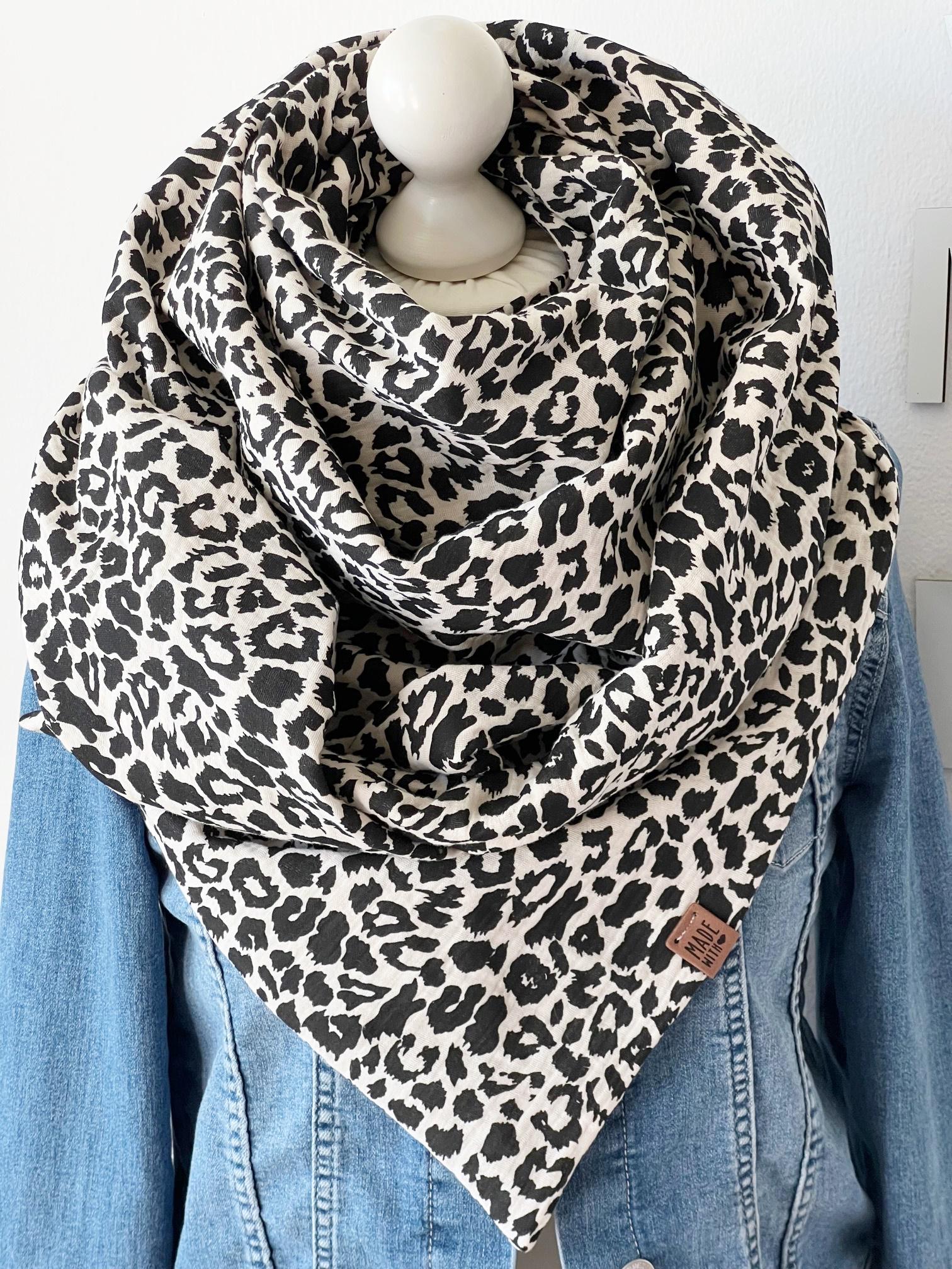 xxl Musselin Tuch "Animal Print' Erwachsene Dreieckstuch Doppellagig Halstuch Natur xxl Musselin Tuch "Animal Print' Erwachsene Dreieckstuch Doppellagig Halstuch Natur von nadelspinnereiwerk