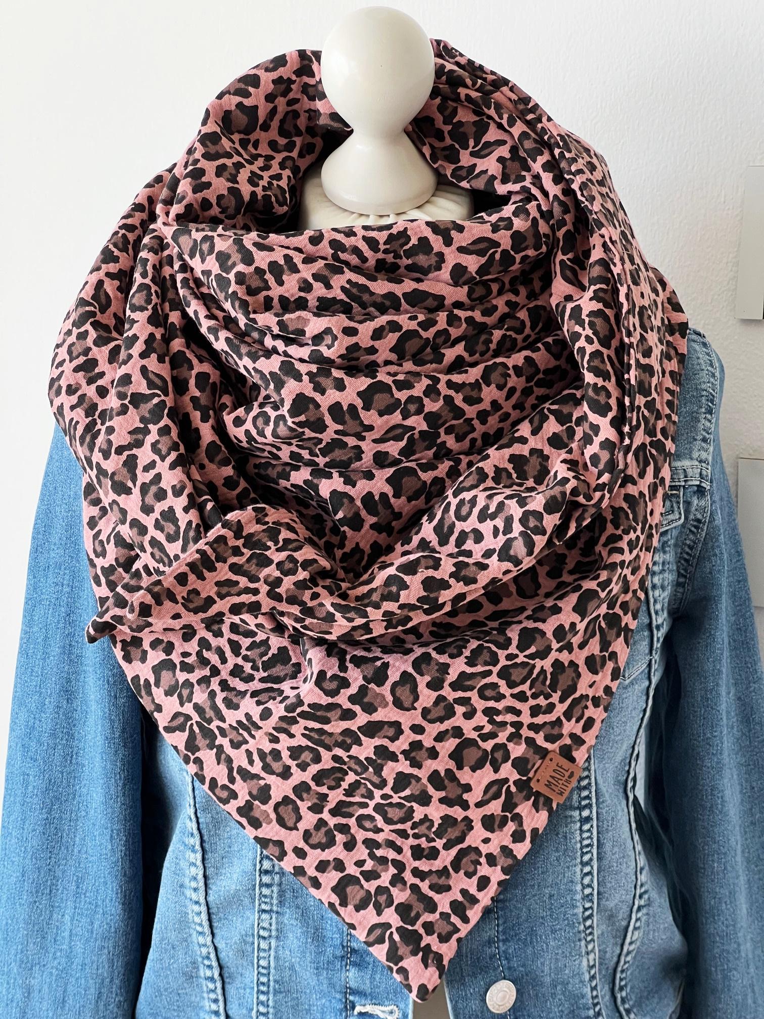 xxl Musselin Tuch "Leo Print' Erwachsene Dreieckstuch Doppellagig Halstuch Altrosa xxl Musselin Tuch "Leo Print' Erwachsene Dreieckstuch Doppellagig Halstuch Altrosa von nadelspinnereiwerk
