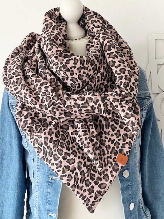 xxl Musselin Tuch "Leo Print' Erwachsene Dreieckstuch Doppellagig Halstuch Rosa xxl Musselin Tuch "Leo Print' Erwachsene Dreieckstuch Doppellagig Halstuch Rosa von nadelspinnereiwerk