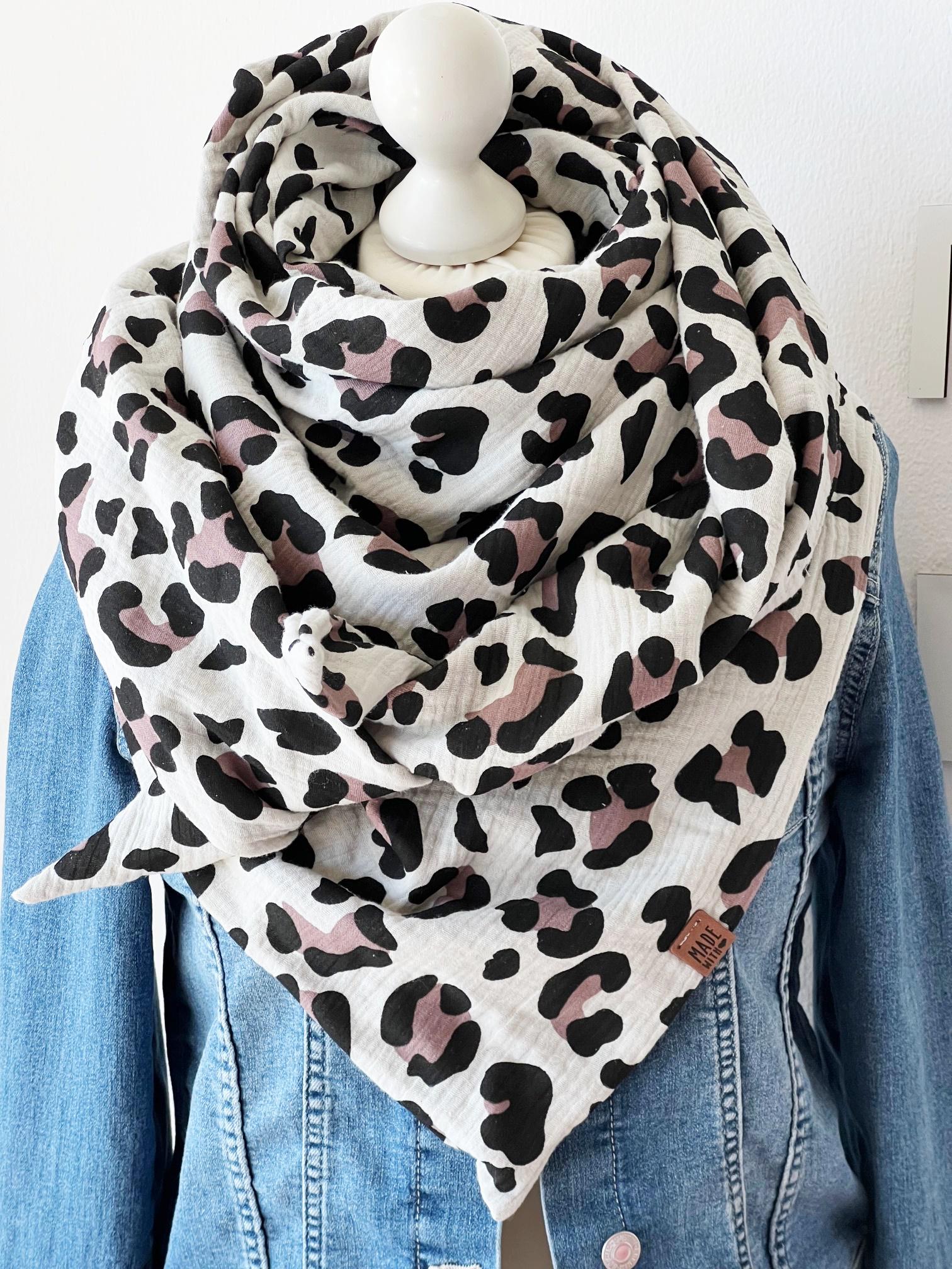 xxl Musselin Tuch "Panther' Erwachsene Dreieckstuch Doppellagig Halstuch Beige xxl Musselin Tuch "Panther' Erwachsene Dreieckstuch Doppellagig Halstuch Beige von nadelspinnereiwerk