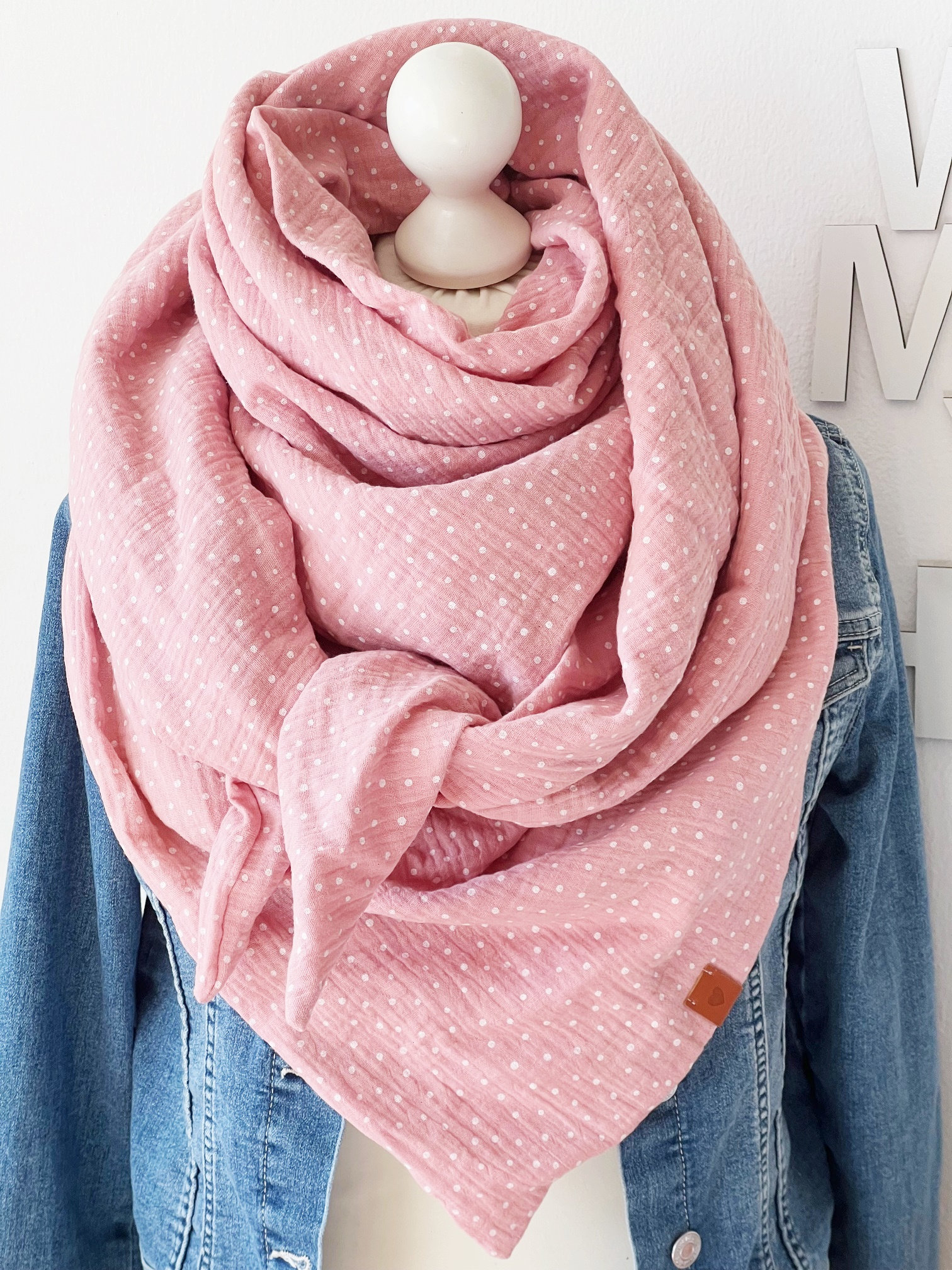 xxl Musselin Tuch "Pünktchen' Erwachsene Dreieckstuch Doppellagig Halstuch Rosa xxl Musselin Tuch "Pünktchen' Erwachsene Dreieckstuch Doppellagig Halstuch Rosa von nadelspinnereiwerk