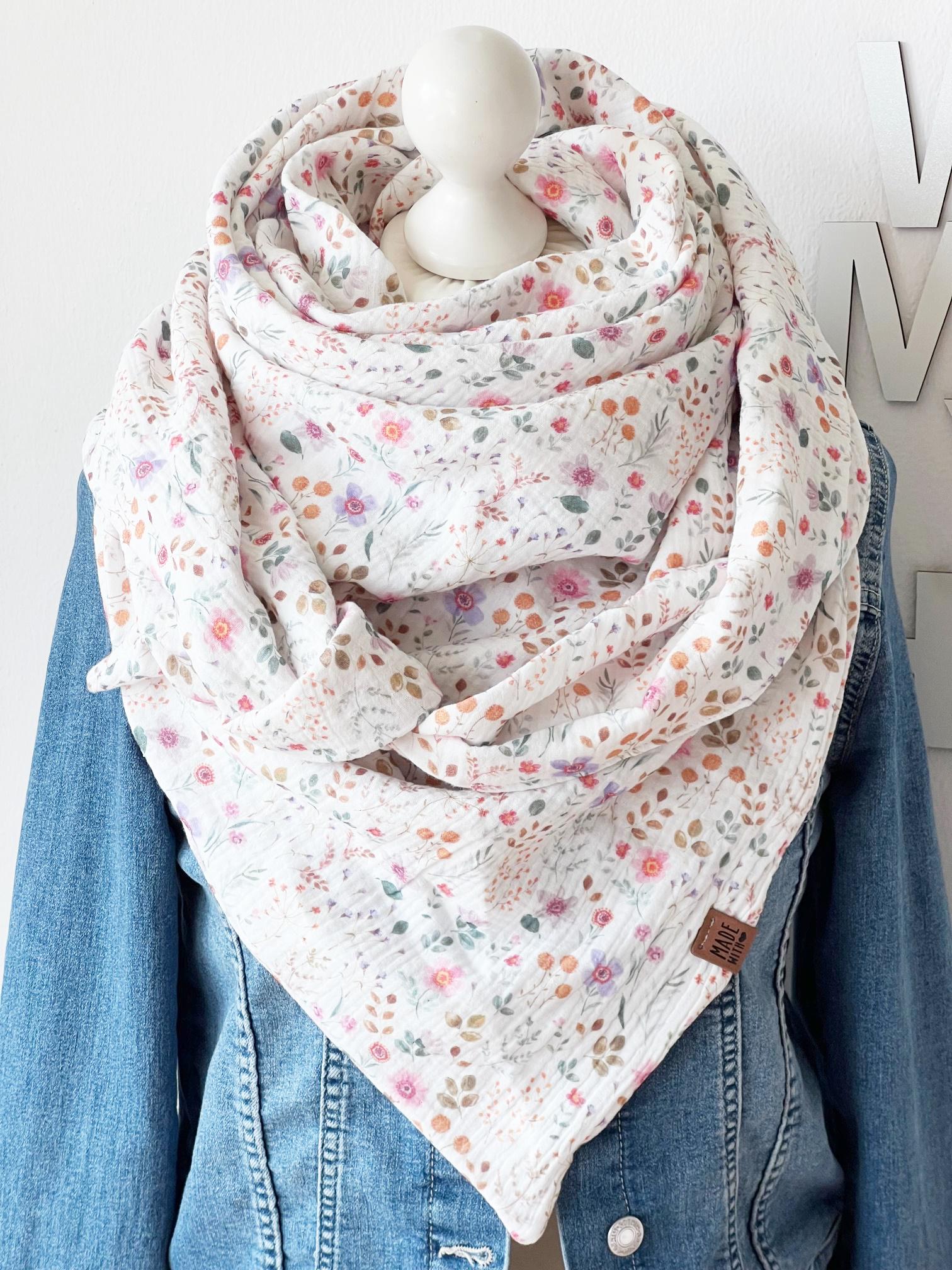 xxl Musselin Tuch "Small Flowers' Erwachsene Dreieckstuch Doppellagig Halstuch Weiß xxl Musselin Tuch "Small Flowers' Erwachsene Dreieckstuch Doppellagig Halstuch Weiß von nadelspinnereiwerk