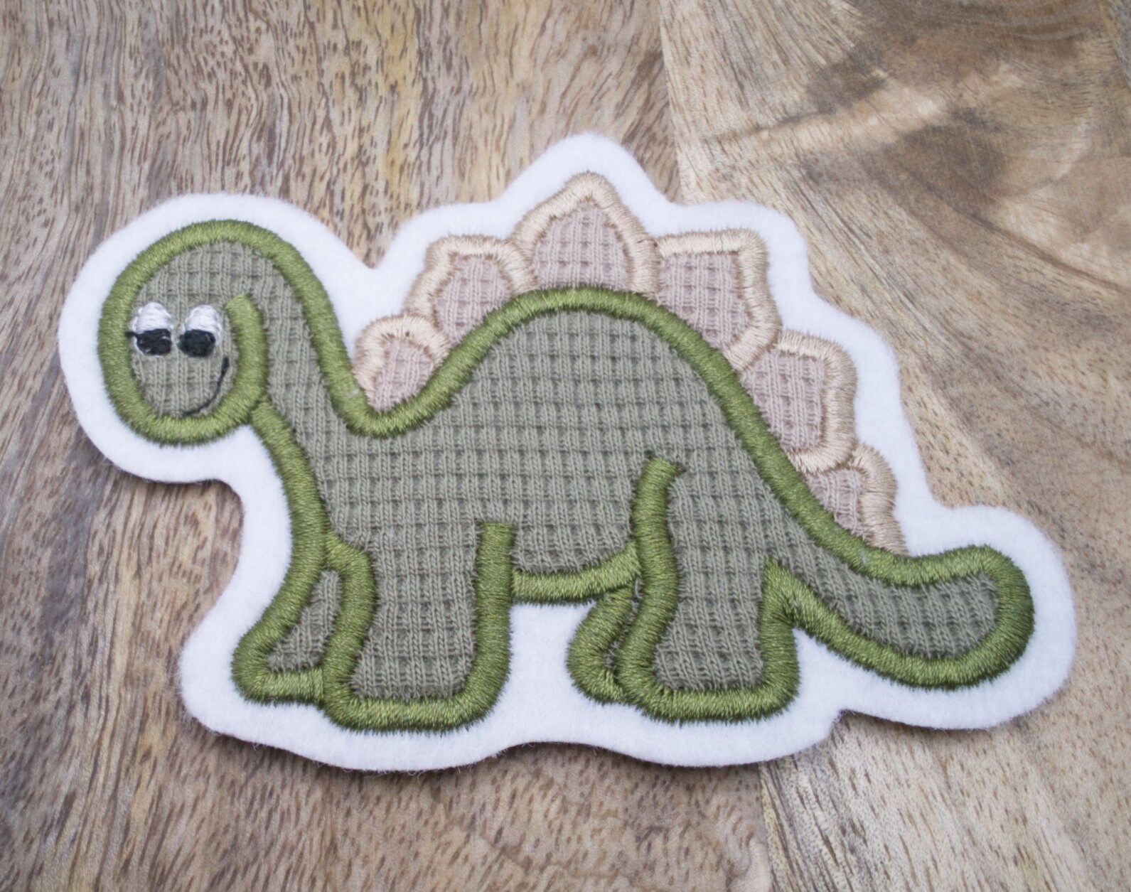 Patch/Applikation/Aufnäher/Bügelbild - Dino/Dinosaurier Beige, Olivgrün, Natur von nadelunikat