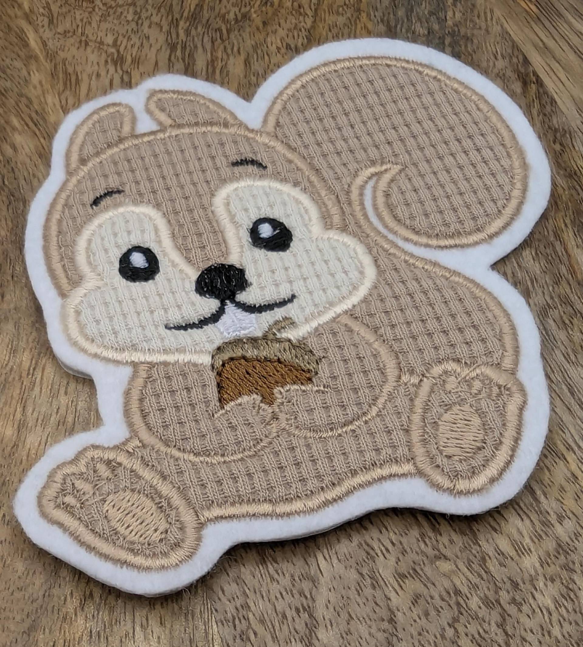 Patch/Applikation/Aufnäher/Bügelbild - Eichhörnchen, Wald, Herbst von nadelunikat