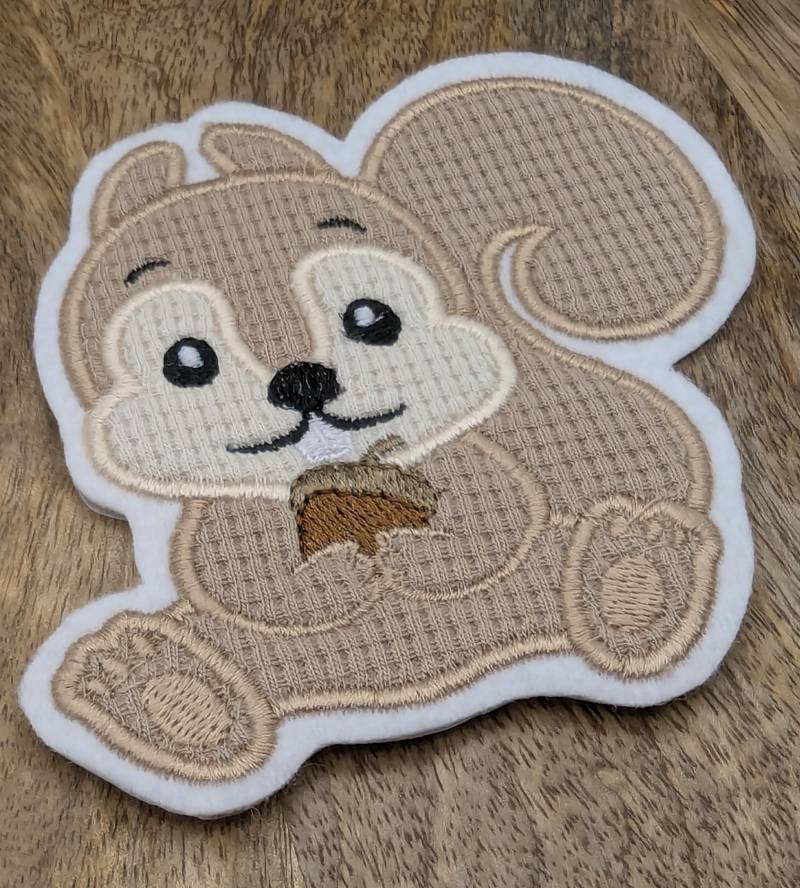 Patch/Applikation/Aufnäher/Bügelbild - Eichhörnchen, Wald, Herbst von nadelunikat