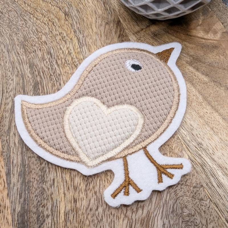 Patch/Applikation/Aufnäher/Bügelbild - Spatz/Vogel/Vögelchen Beige, Creme, Natur von nadelunikat