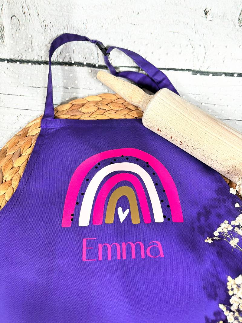 Geschenk Kinderschürze Schürze Kinder Kochschürze Backschürze Personalisiert Regenbogen Name Geschenk Kinderschürze Schürze Kinder Kochschürze Backschürze Personalisiert Regenbogen Name von naehdesigns