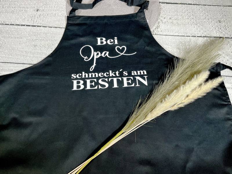 Geschenk Schürze Kochschürze Grillschürze Personalisiert Bei Opa Schmeckts Am Besten von naehdesigns