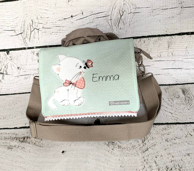 Kindergartenrucksack Mit Flauschiger Katze Und Eingesticktem Name Emma von naehdesigns
