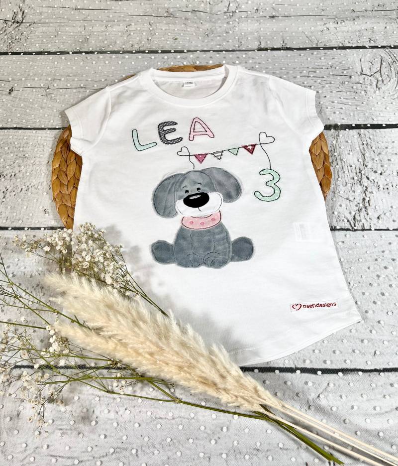 Mädchen Geburtstagsshirt Hund Mit Zahl Und Wimpelkette Personalisiert von naehdesigns