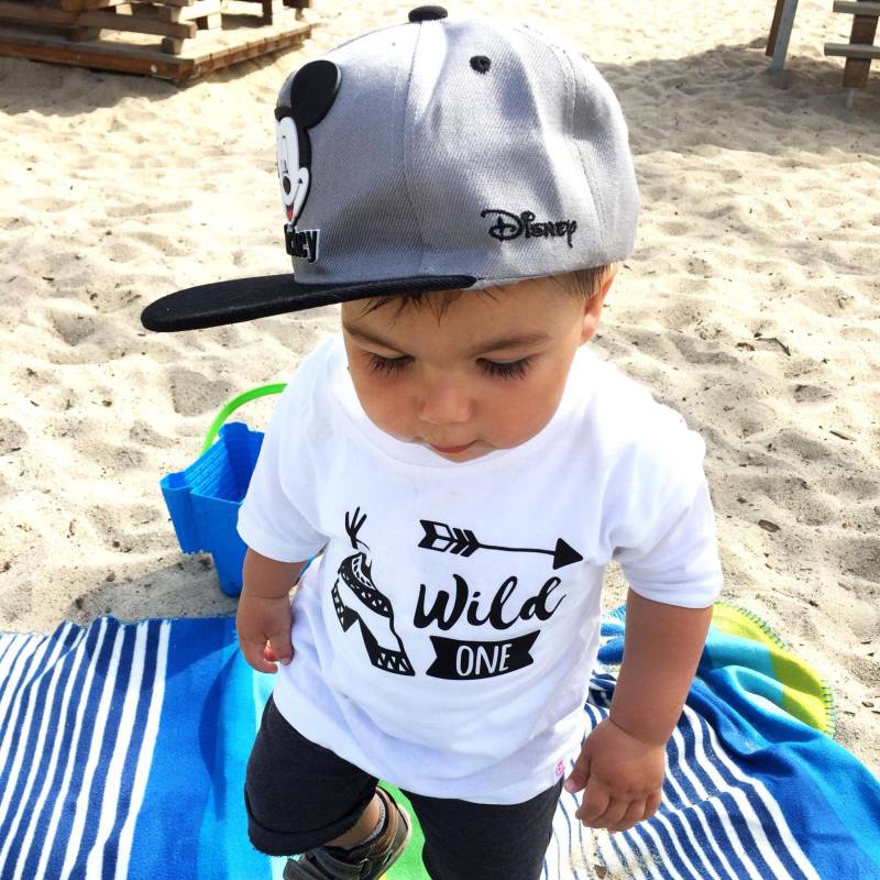 Geburtstagsshirt 1. Geburtstag Für Jungen & Mädchen Wild One T-Shirt Mit Zahl Kindergeburtstag 1 Jahr von naehfeinBerlin