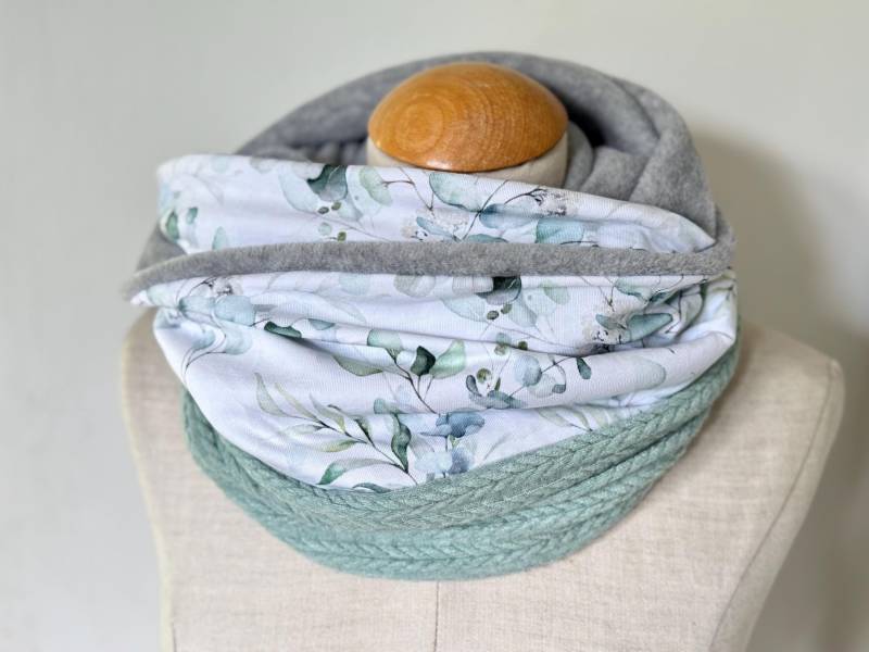 Loop Loopschal Schal Schlauchschal Wendeschal Grün Blau Grau Blätter Warm Watercolor Strick Zopfstrick von naehkombinat