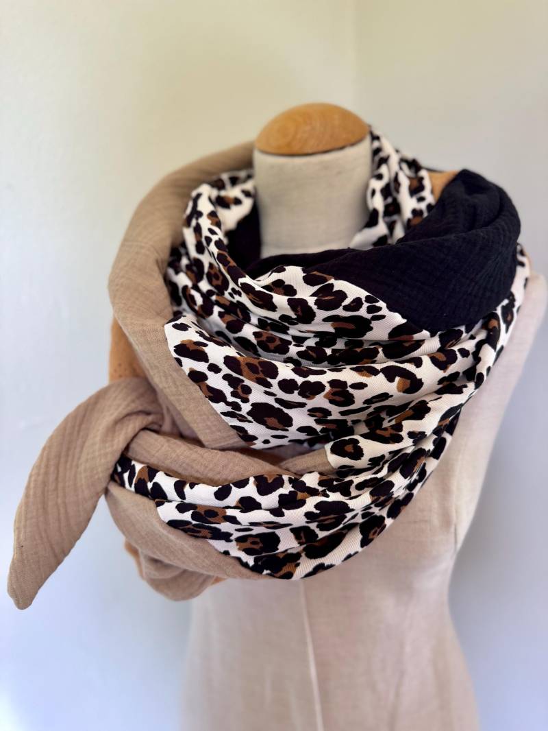 Musselintuch Dreieck Tuch Xxl Wickelschal Loopschal Leoprint Viskose Animaldruck Schwarz Camel Beige Baumwolle Schal Stola Sommertuch von naehkombinat