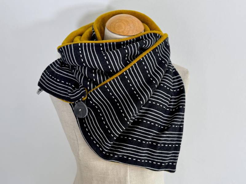 Wickelschal Dreieckstuch Knopfschal Winterschal Baumwollstrick Streifen Curry Schwarz Schal Strick Wrap Scarf Triangular von naehkombinat