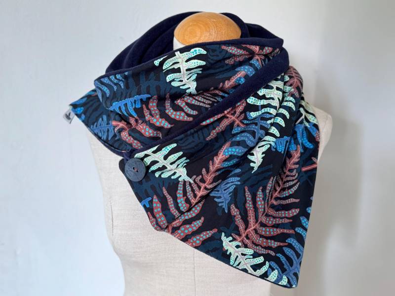 Wickelschal Dreieckstuch Schal Knopfschal Loop Wendeschal Blätter Blau Grün Rost Orange Strickstoff Herbst Winter Fleece Jerseyschal von naehkombinat