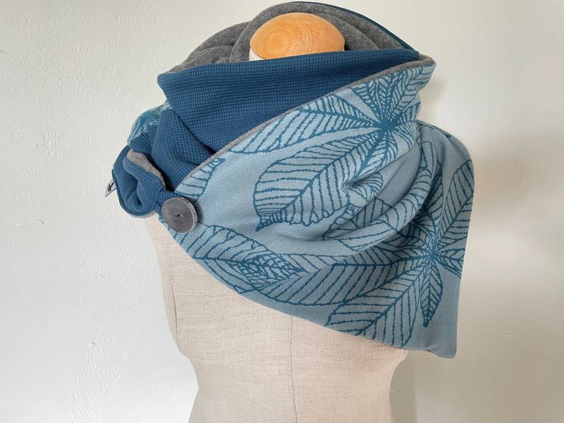 Wickelschal Dreieckstuch Strick Knopfschal Scarf Blaugrau Petrol Blätter Fleece Loop Stola Winterschal von naehkombinat