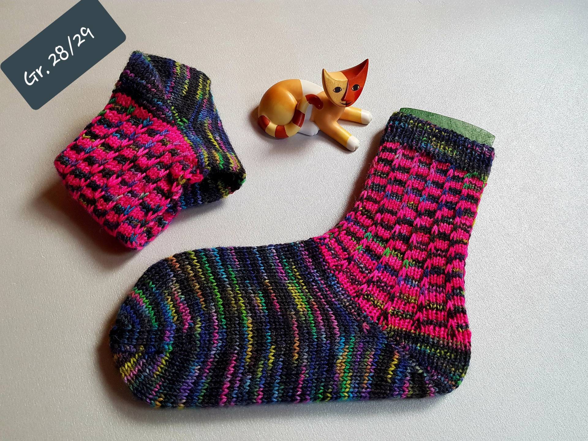Handgestrickte Socken Gr. 28/29 von naehmaschinerie
