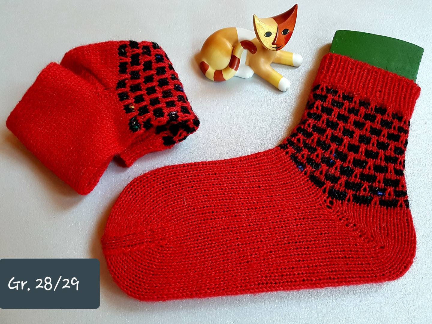 Handgestrickte Socken Gr. 28/29 von naehmaschinerie